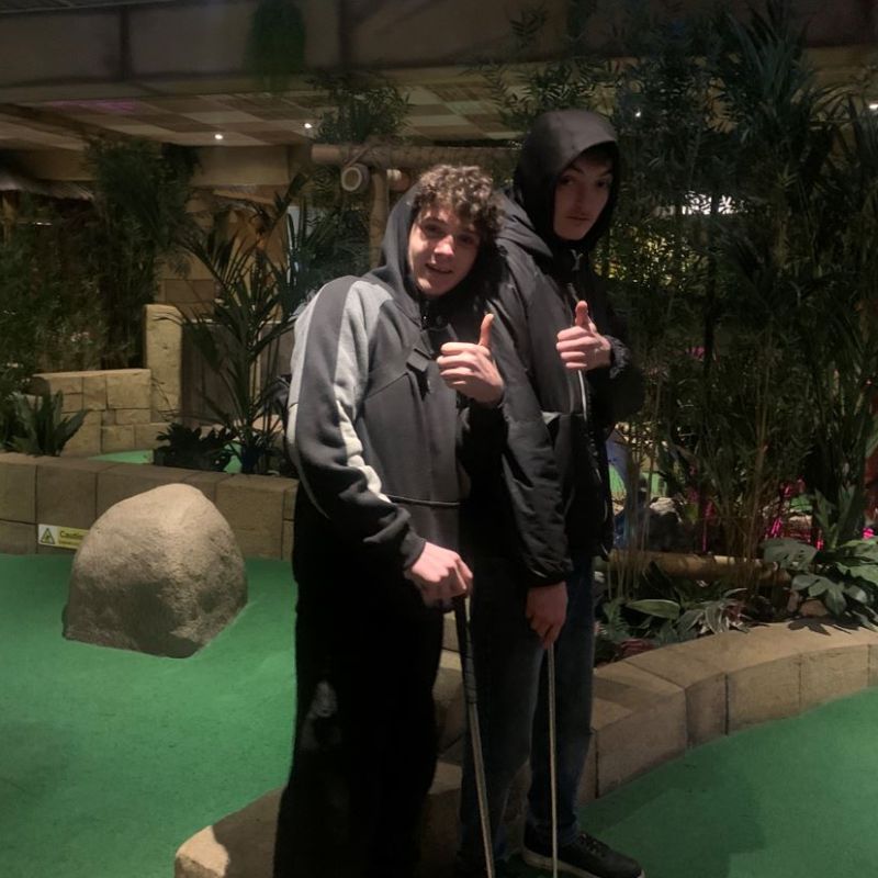 Mini Golf Trip - Black Owls